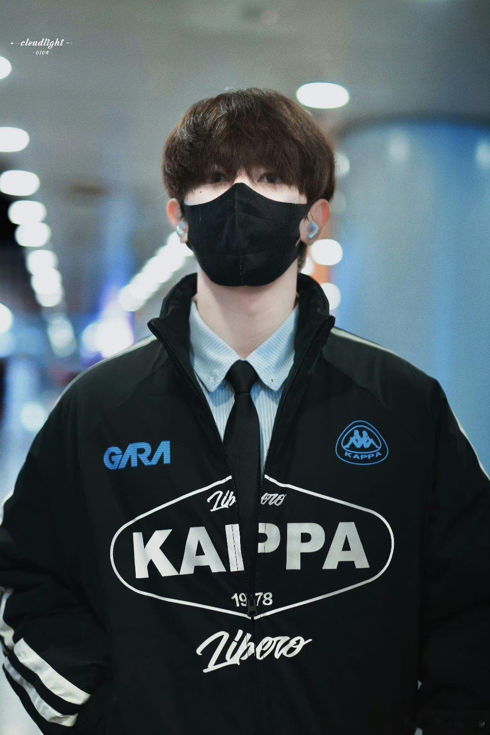 周震南、何洛洛、夏之光、张颜齐出发西双版纳录制《欢迎来到蘑菇屋2》路透，R1SE