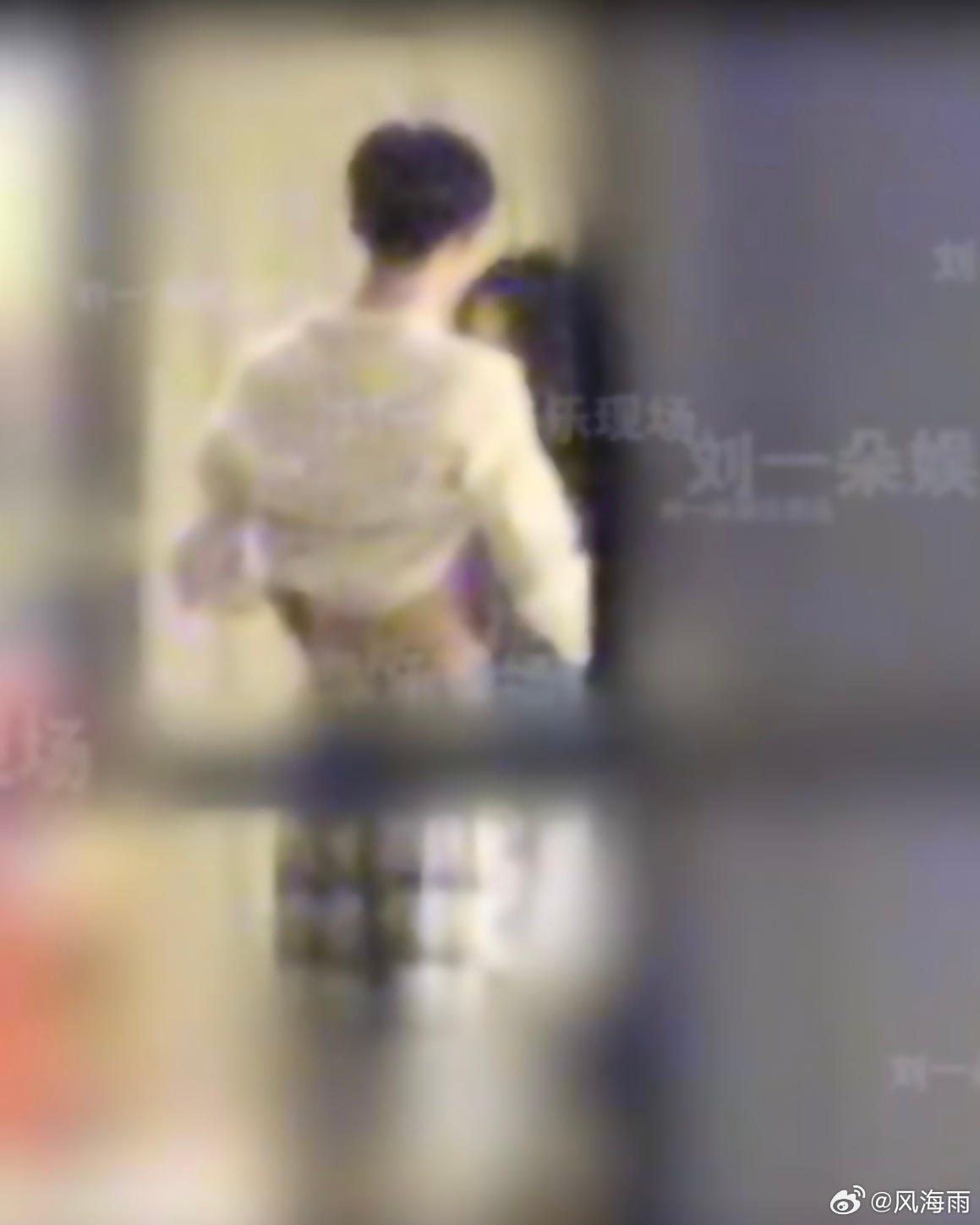 曝周也恋情 周也恋爱实锤来了？刘大锤拍到她和男友约会，见面就拥抱亲吻，手还摸进男
