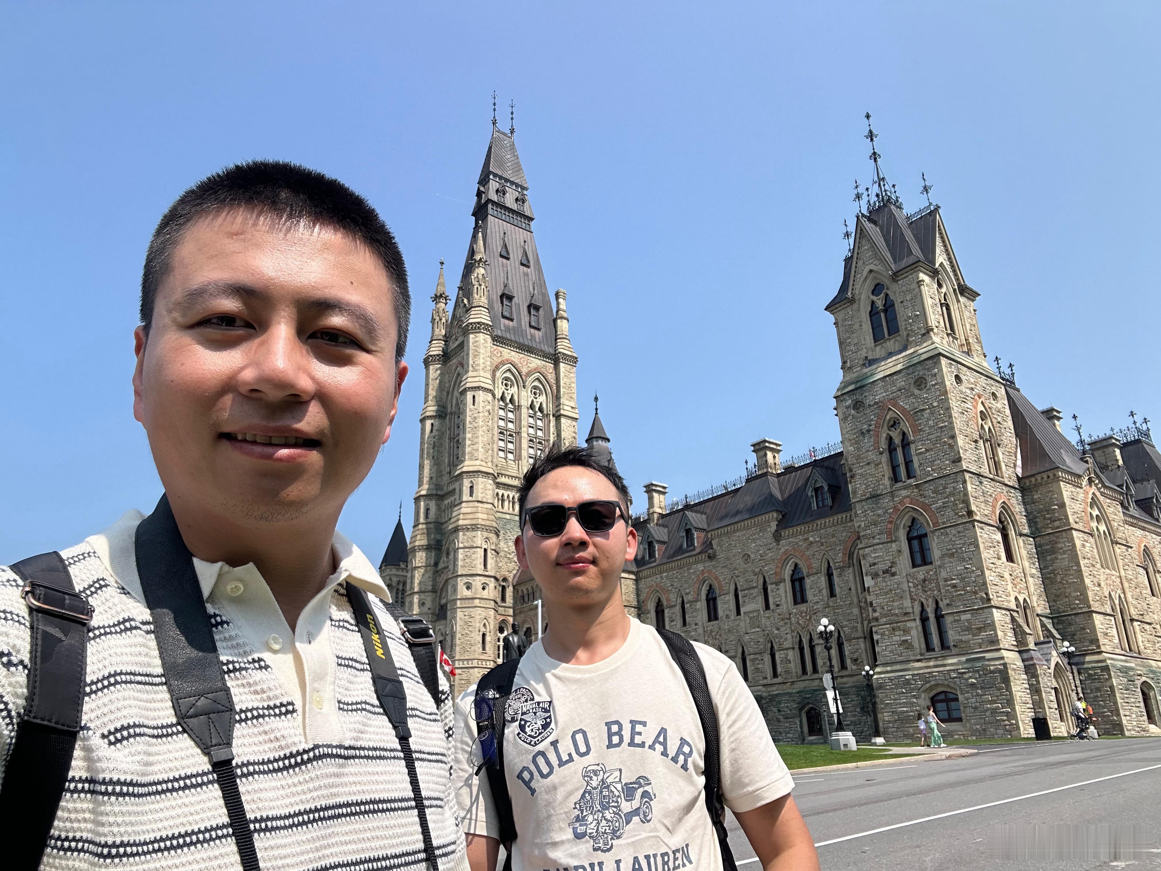 【渥太华第二天流水账】今天在渥太华活动了一个白天，晚上就回去写东西了。上午跟魁北