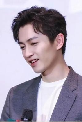 离婚9月再传喜讯！
38岁陈晓官宣新动态，
陈妍希被指“高攀不起”
 
离婚9个