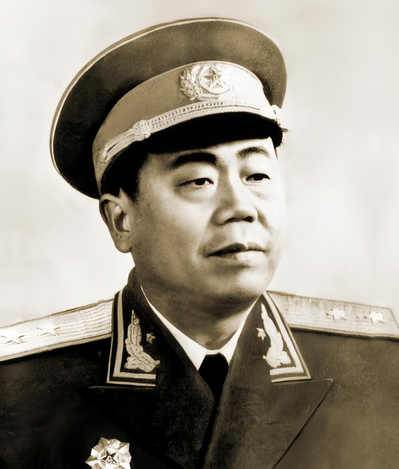 病重住院之时，聂凤智躺在病榻之上，身上插着八根管子，心里始终没有放下一辈子追随的