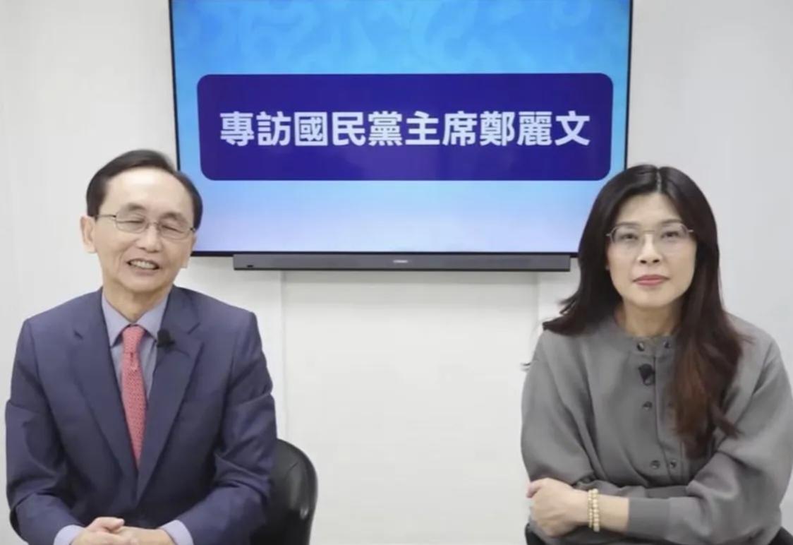 郑丽文为什么会当选国民党党主席？重要的一个原因就是郑丽文是第一个对大陆能做出完整