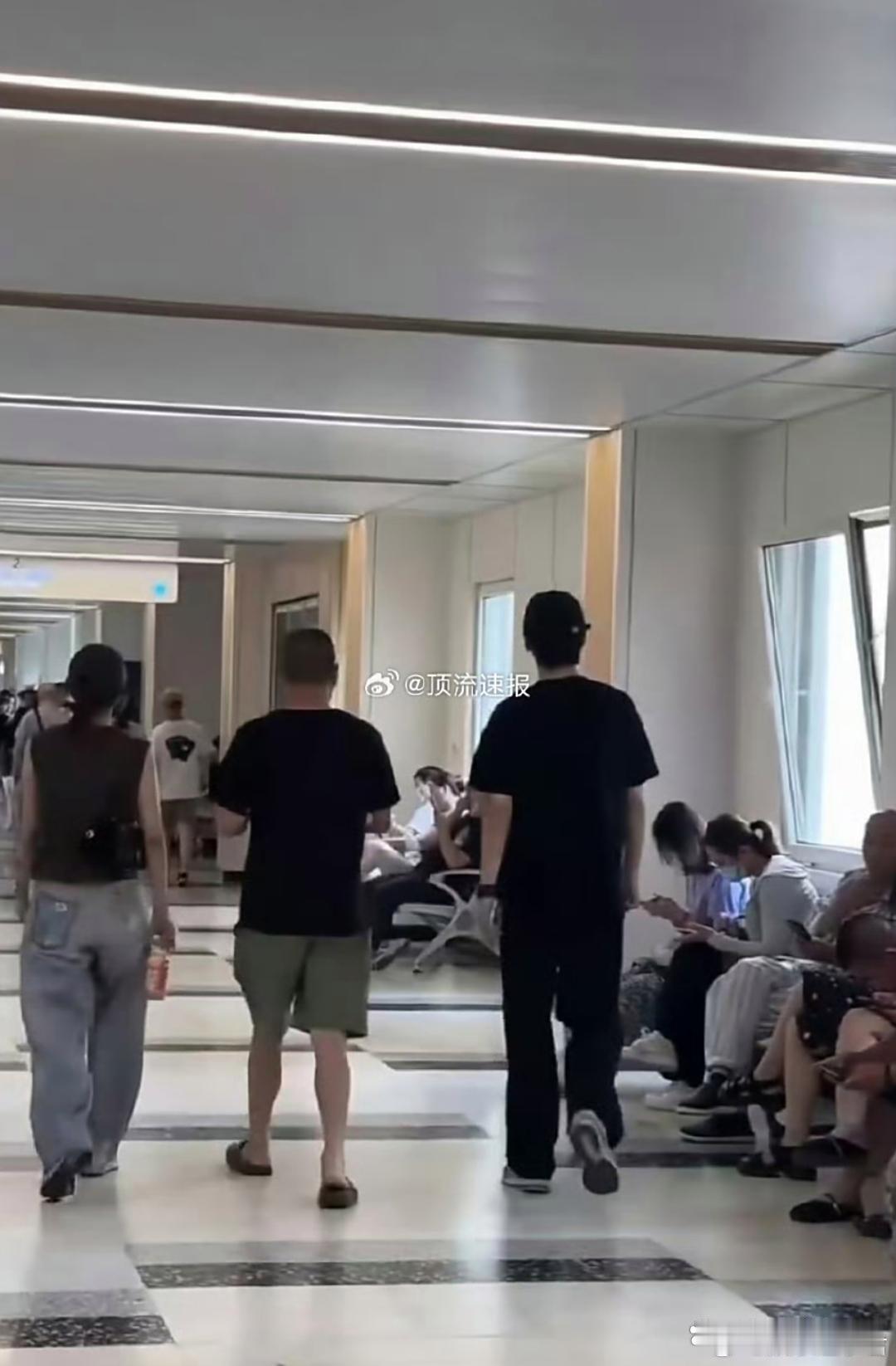 邢昭林卢洋洋还在一起邢昭林卢洋洋，一对很韩系的情侣，从去年被狗仔拍到恋情实锤，近