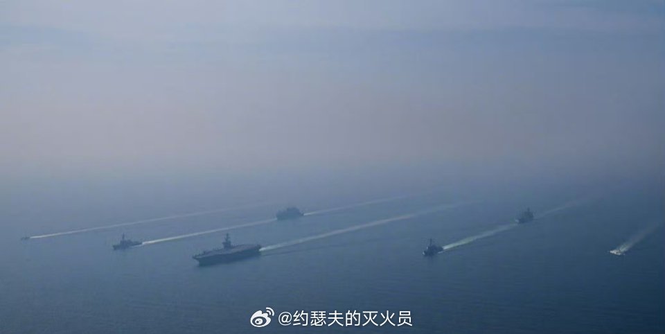 伊朗发4枚导弹袭击林肯号航母很好，要敢于打这些高价值的移动目标。尤其是航母以及加