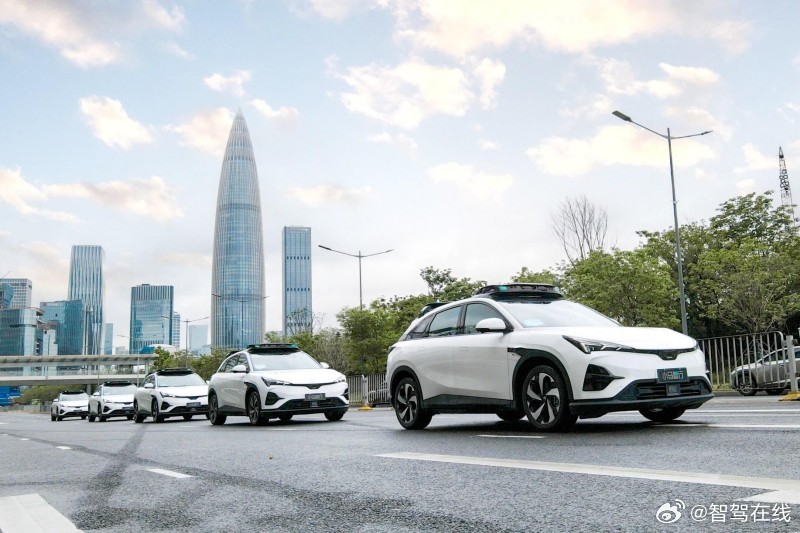 小马智行Q2财报Robotaxi收入同比暴涨691.2%8月18日，小马智行发布