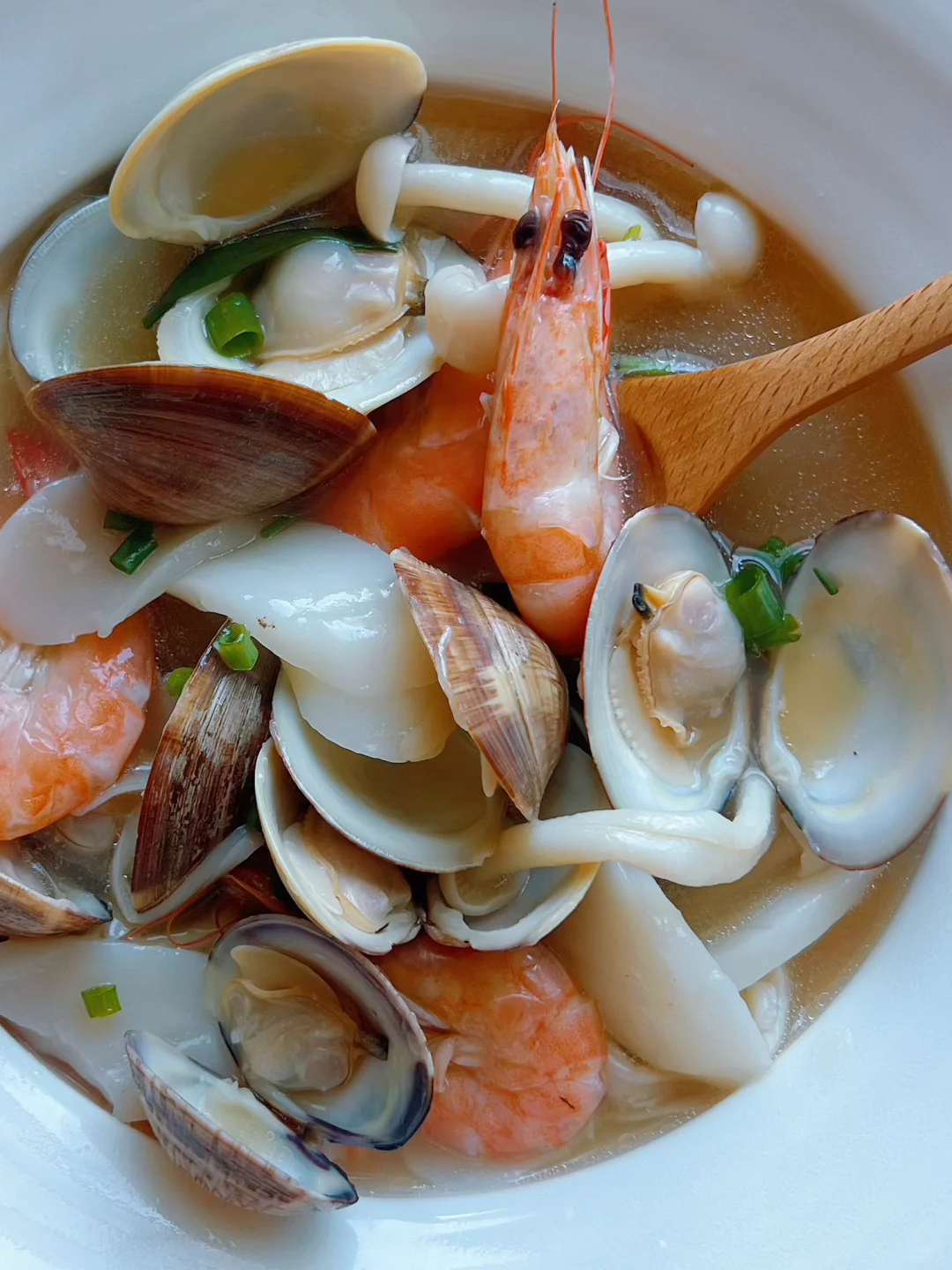 都给我去做！鲜掉眉毛啦！海鲜美贝年糕汤