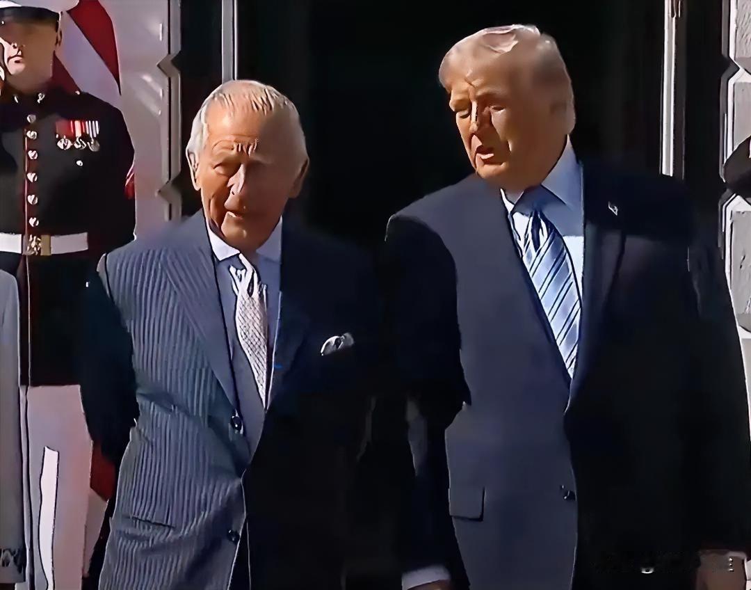 英国国王查尔斯访美首日，唇语专家揭秘特朗普与他的私密对话，特朗普提到白宫记者晚宴