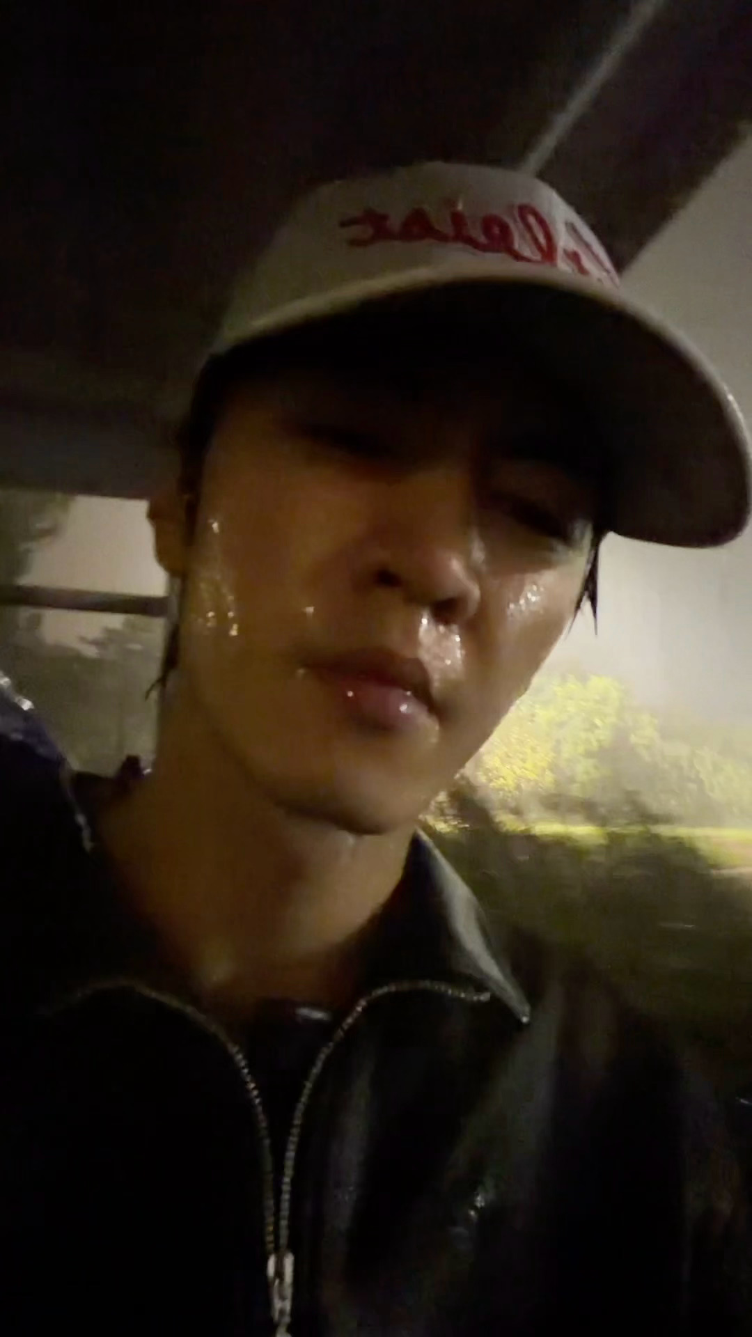我的生活就像陈哲远被北京暴雨袭击 命苦又心酸[泪奔] ​​​