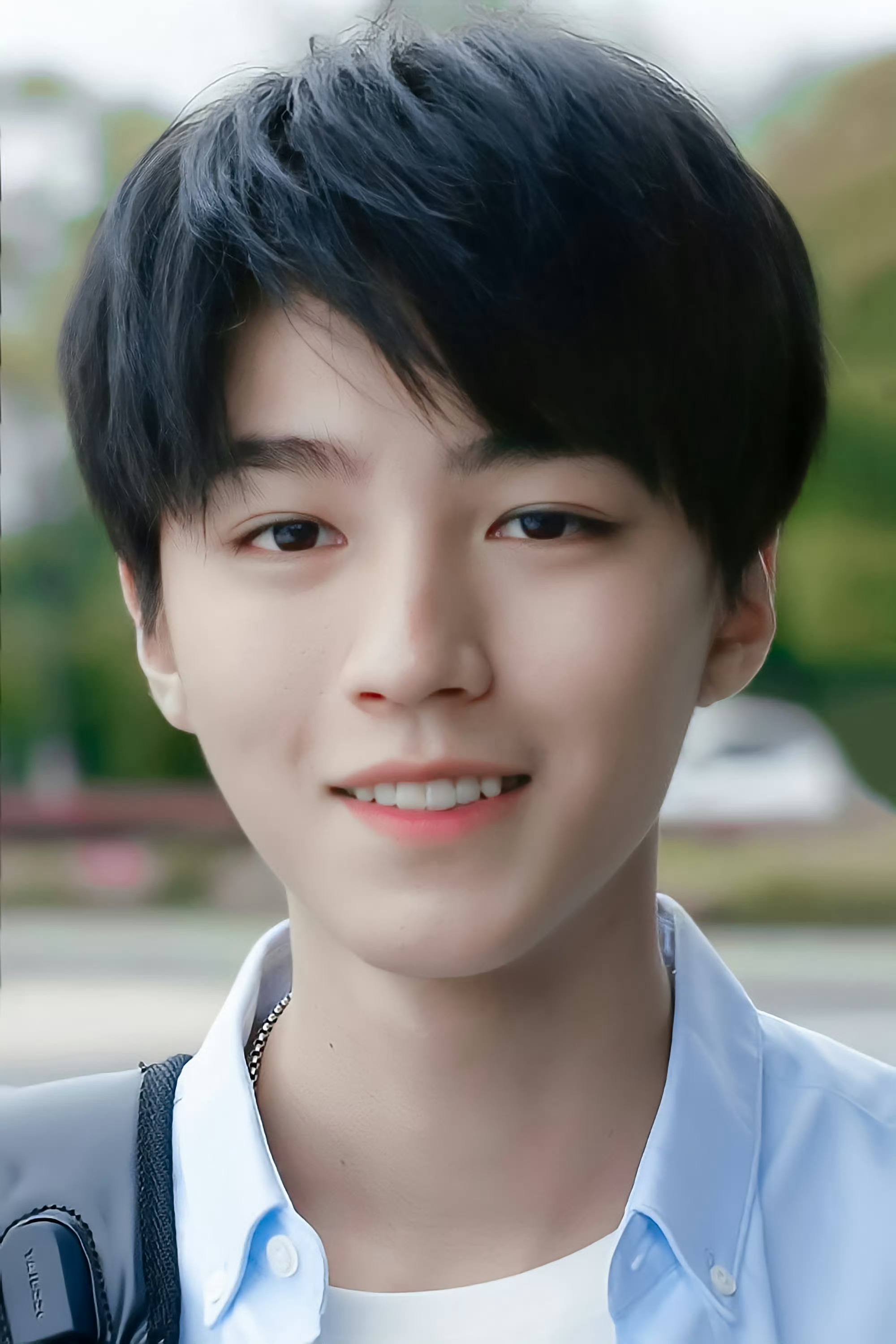 #王俊凯[超话]# 三年前今日的男大庄文杰，想和学长谈个恋爱​​​