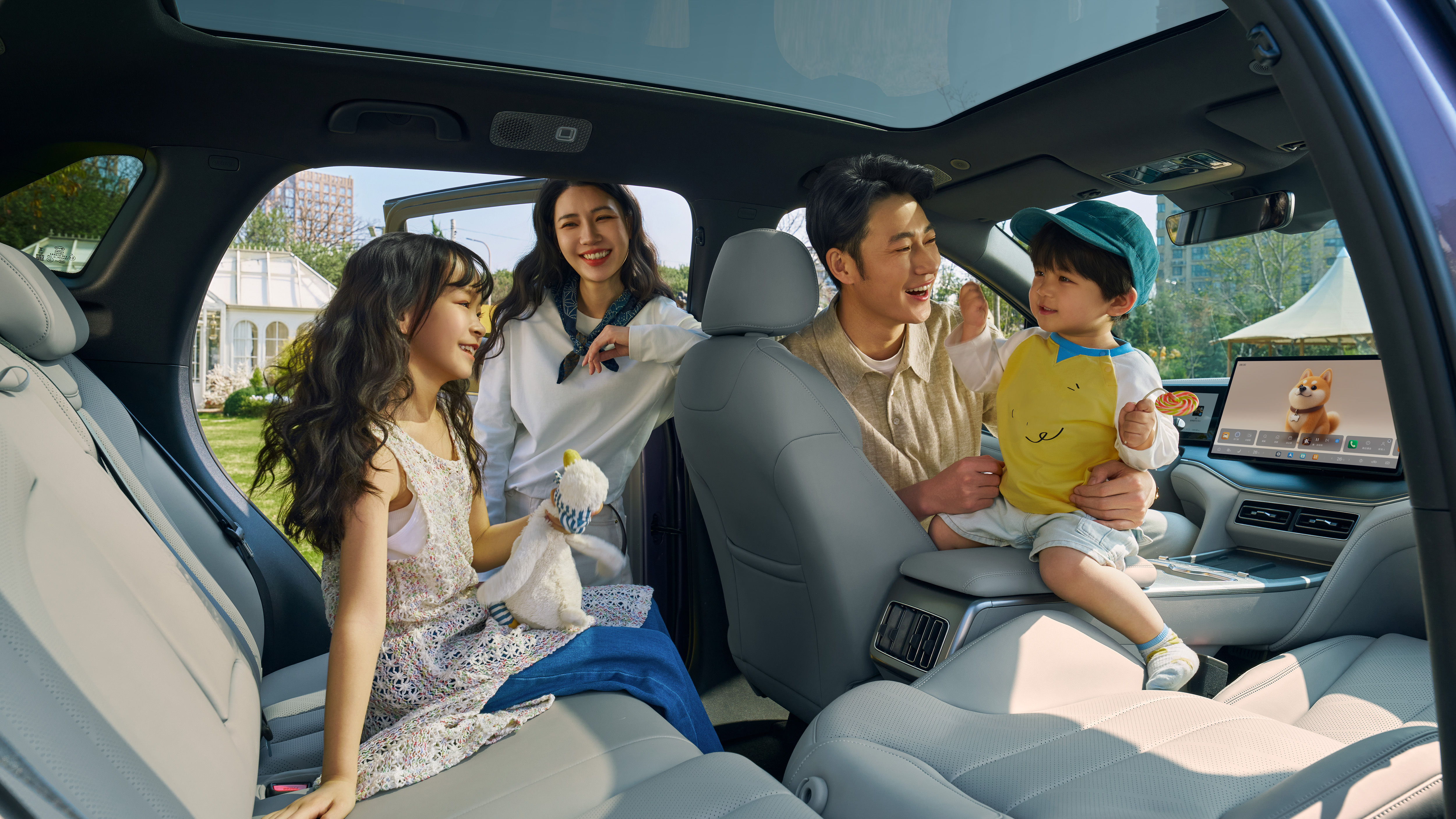 比亚迪宋UltraEV上市发布会  比亚迪的宋Ultra EV正式上市，真的是给