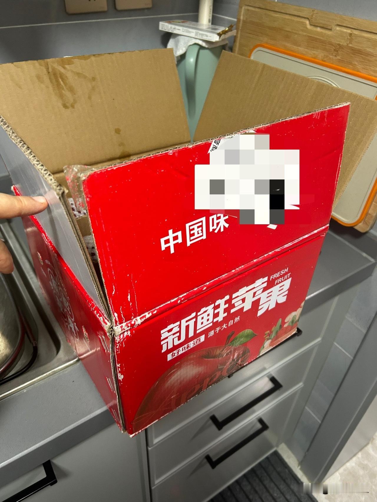 昨晚大闺女说不回学校，今天一早去学校。这就意味着我又要早起送她到地铁站。

她说