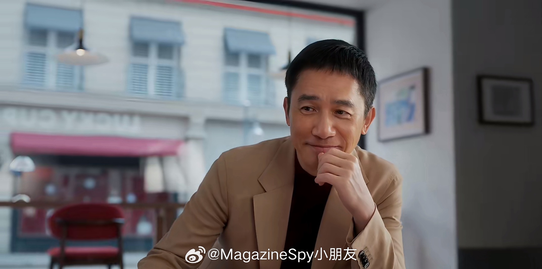 迪丽热巴梁朝伟开屏 OMG，千呼万唤的双代言人，终于同框了！影坛传奇影帝梁朝伟与