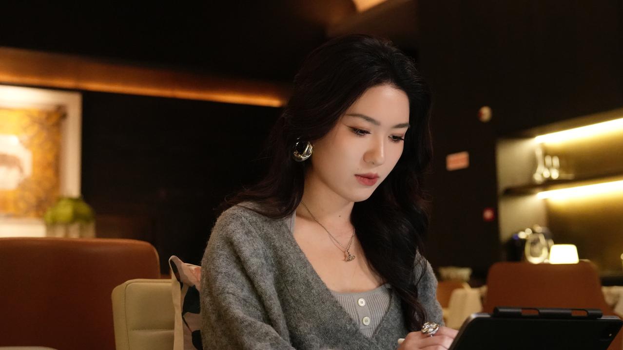 张雪峰老师的离世，是给所有太专注于上进而忽略当下的众人的警示。
中国人是世界上最