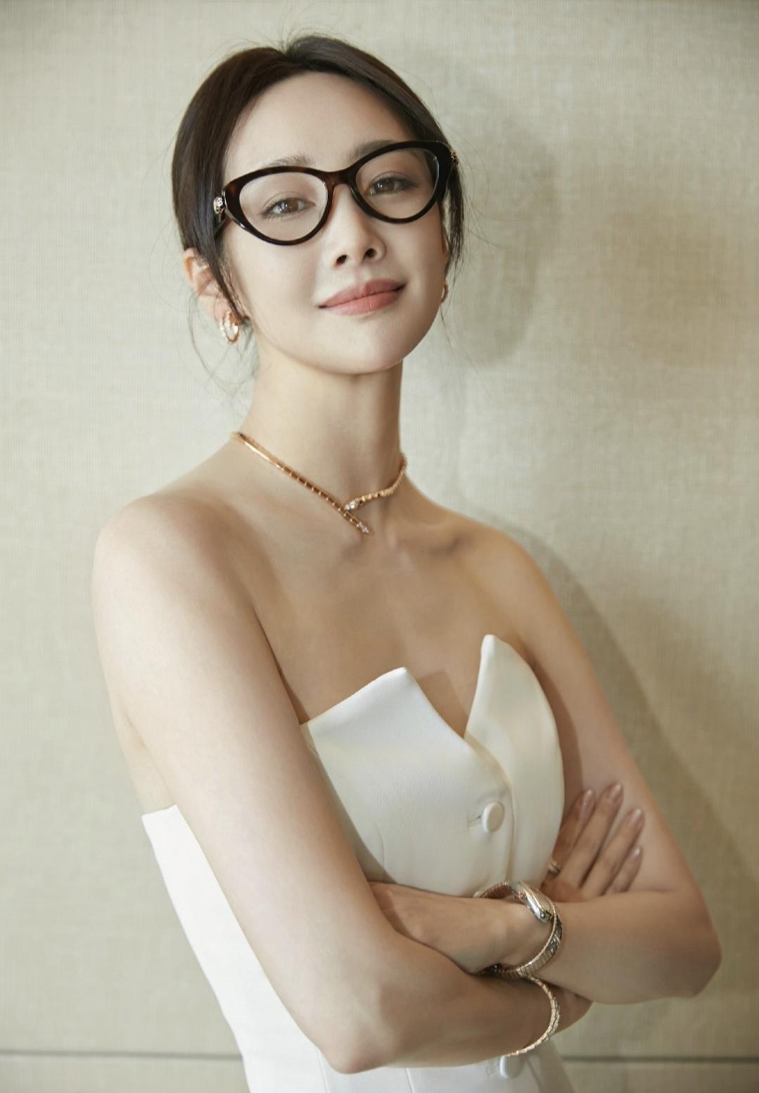 低谷时积蓄力量，高峰时保持谦卑——这便是完整的人生。