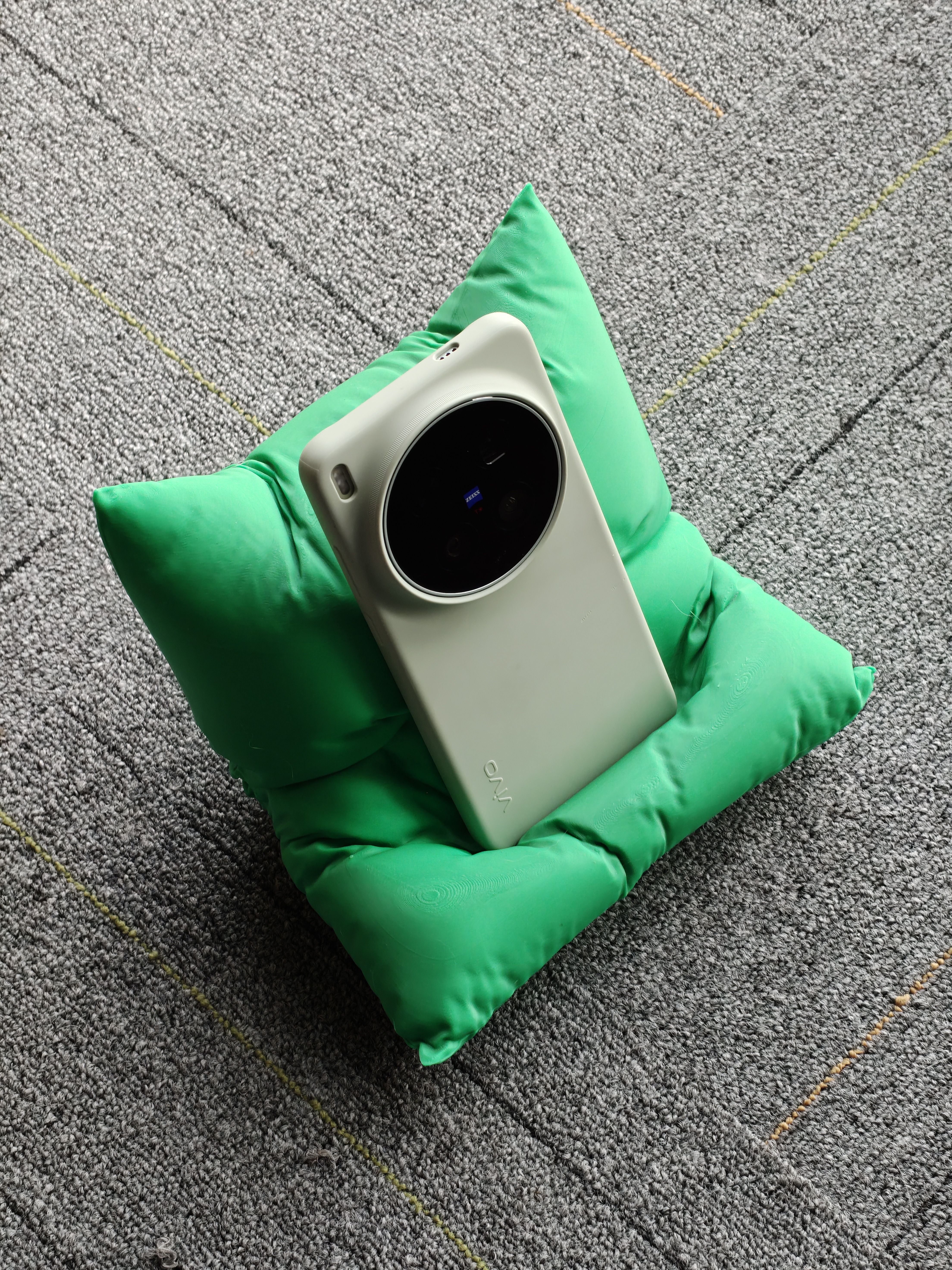 抽一个大号手机支架（不含手机，仅做展示）3D打印的粉丝限定转发就好周一开祝周末愉