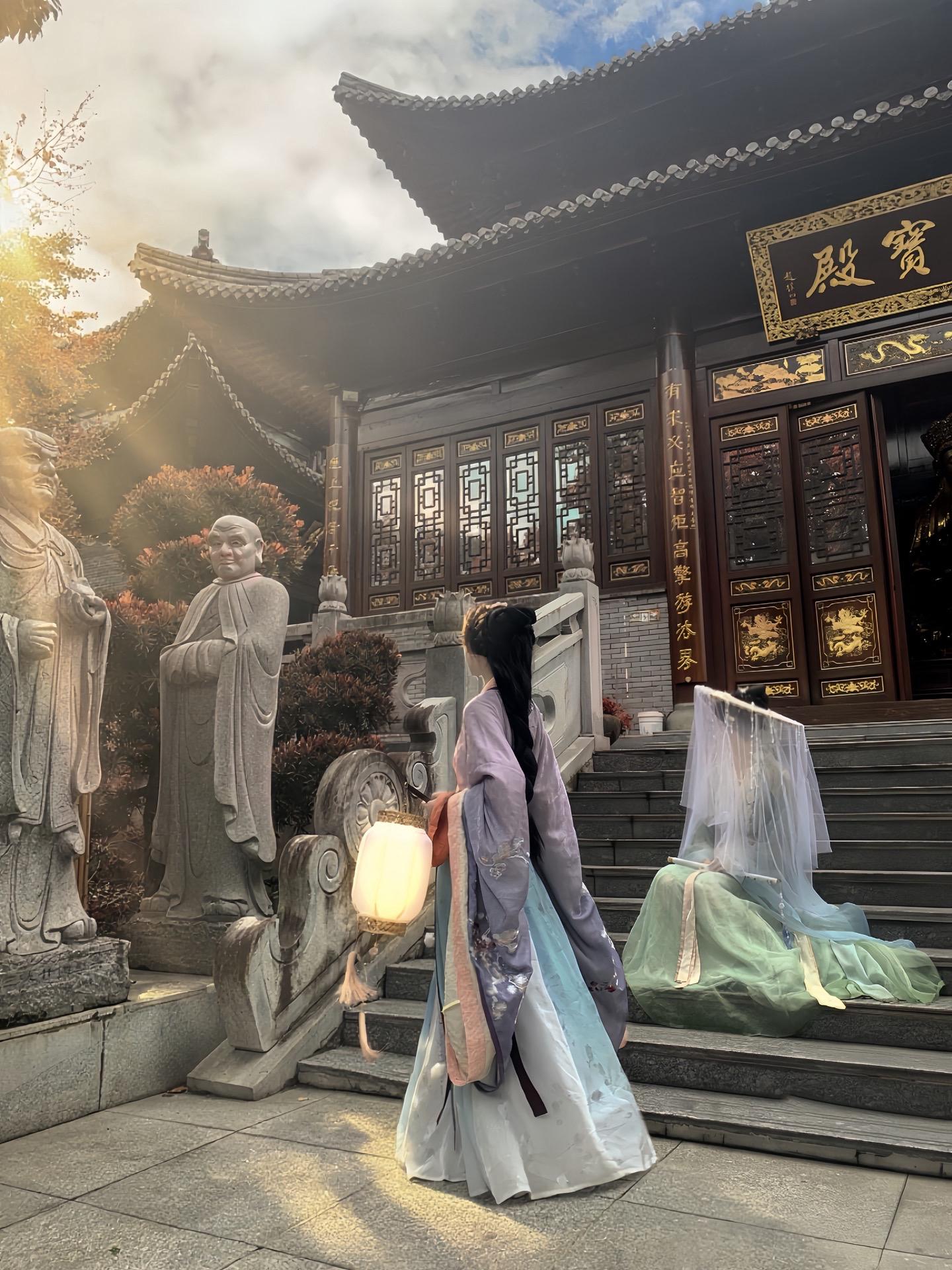 “君为我折腰，我亦为君倾倒”