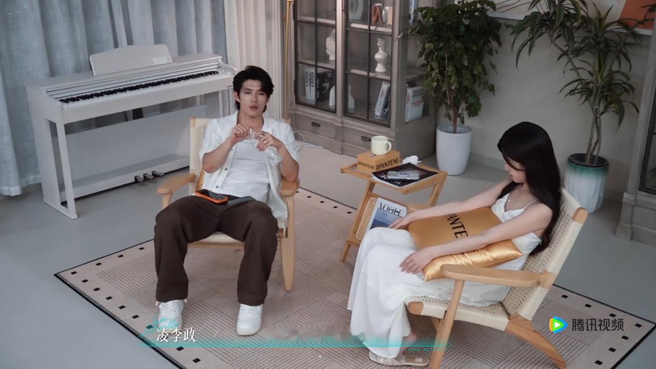 凌李政提高柳柳配得感凌李政读懂柳柳的自卑，不断输出赞美抬高她的配得感，耐心澄清避