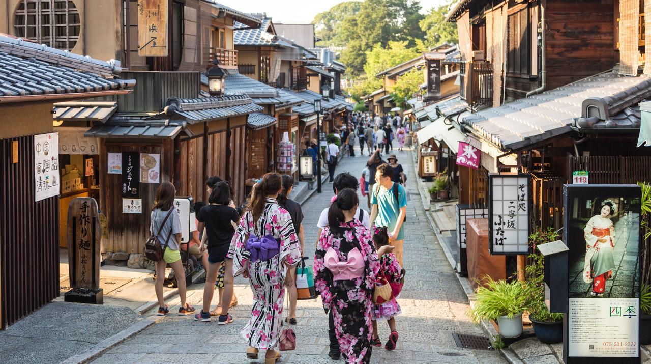 日本若求和解，当以何报中国？
“放下仇恨”，这四个字从日本口中说出，轻巧如风，却