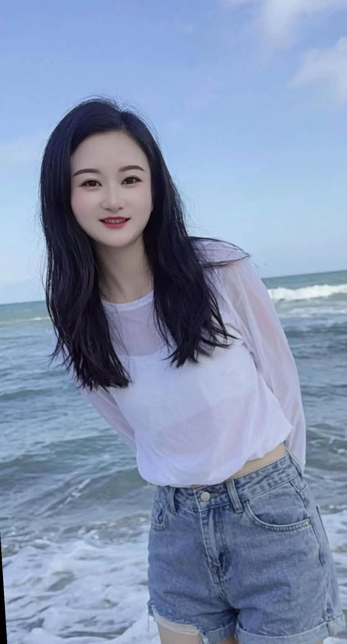 时间是个好东西，它让我看清了人心，也看透了人性，不是所有的付出都值得...