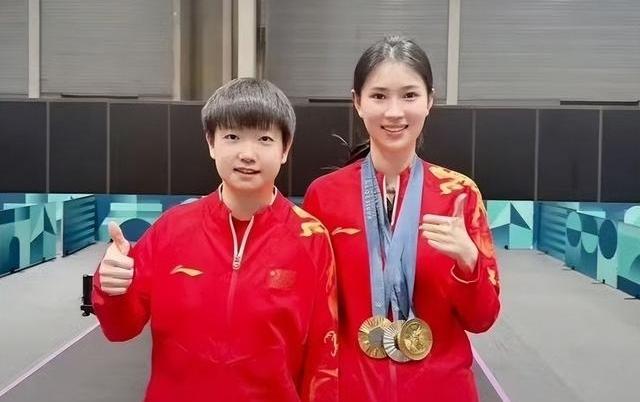 王艺迪赛后那句“感谢梁靖崑陪我练”，可能说出了一个被忽略的真相。当焦点都在沙特长