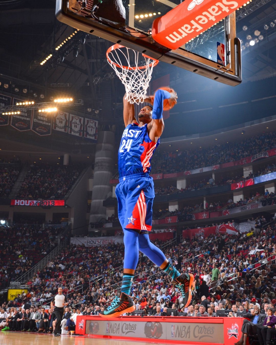 又一年的全明星！官推：" 泡椒2024 ➡️ 2013  - 期间9次入选全明星