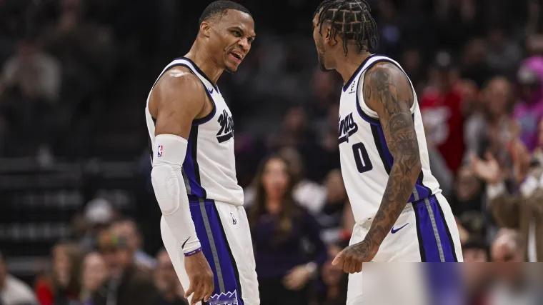 你见过对记者黑脸发飙的球星，给球馆保洁阿姨送劳力士吗？
威斯布鲁克刚在发布会上