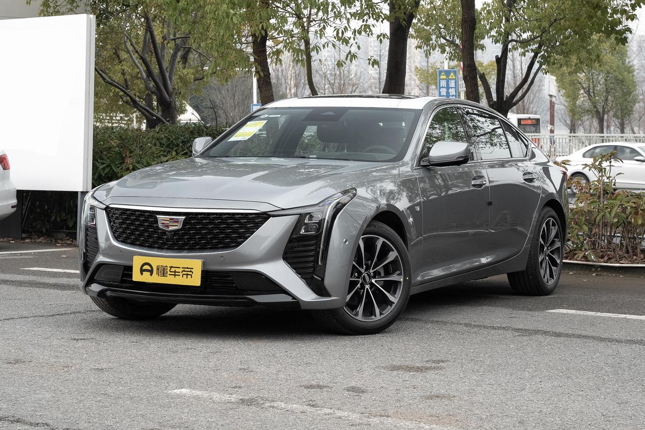 去年月销量一度破万台，如今月销量一度来到了2/3千台！
在新能源车强大攻势下，燃