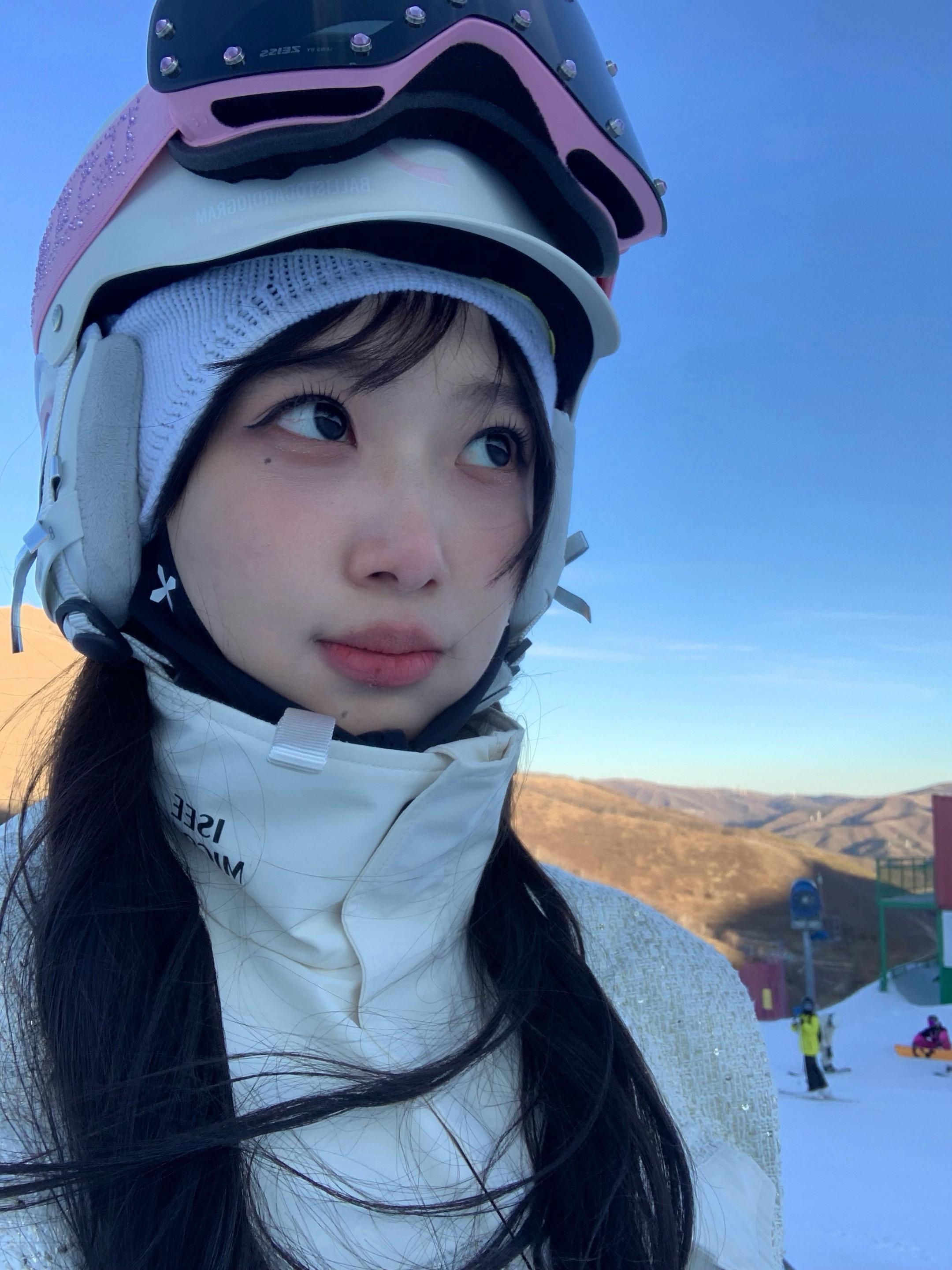 好久不见大家 没有更新的日子里我有在好好生活 我很幸福 希望你们也是 ...