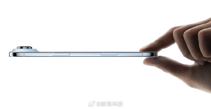 【曝iPhoneAir2将正常迭代，博主：销量不好也会咬牙做】近日，数码博主爆料