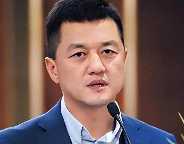 网友为唇腭裂女童喊话李亚鹏，嫣然医院发声，让李亚鹏口碑暴增