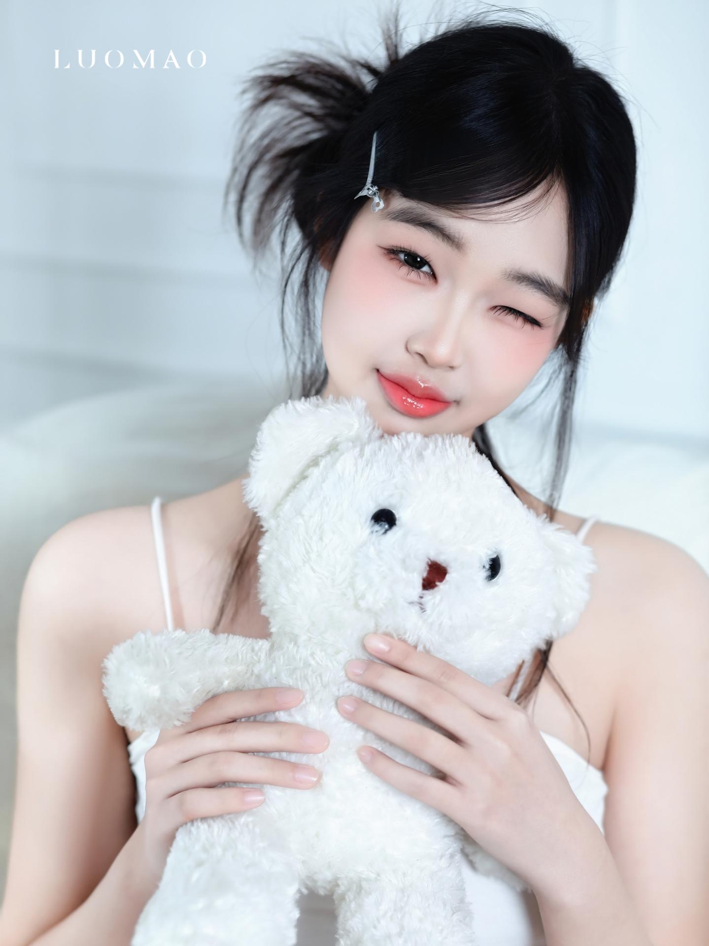 白色系居家太有氛围了｜少女感轻轻溢出来。