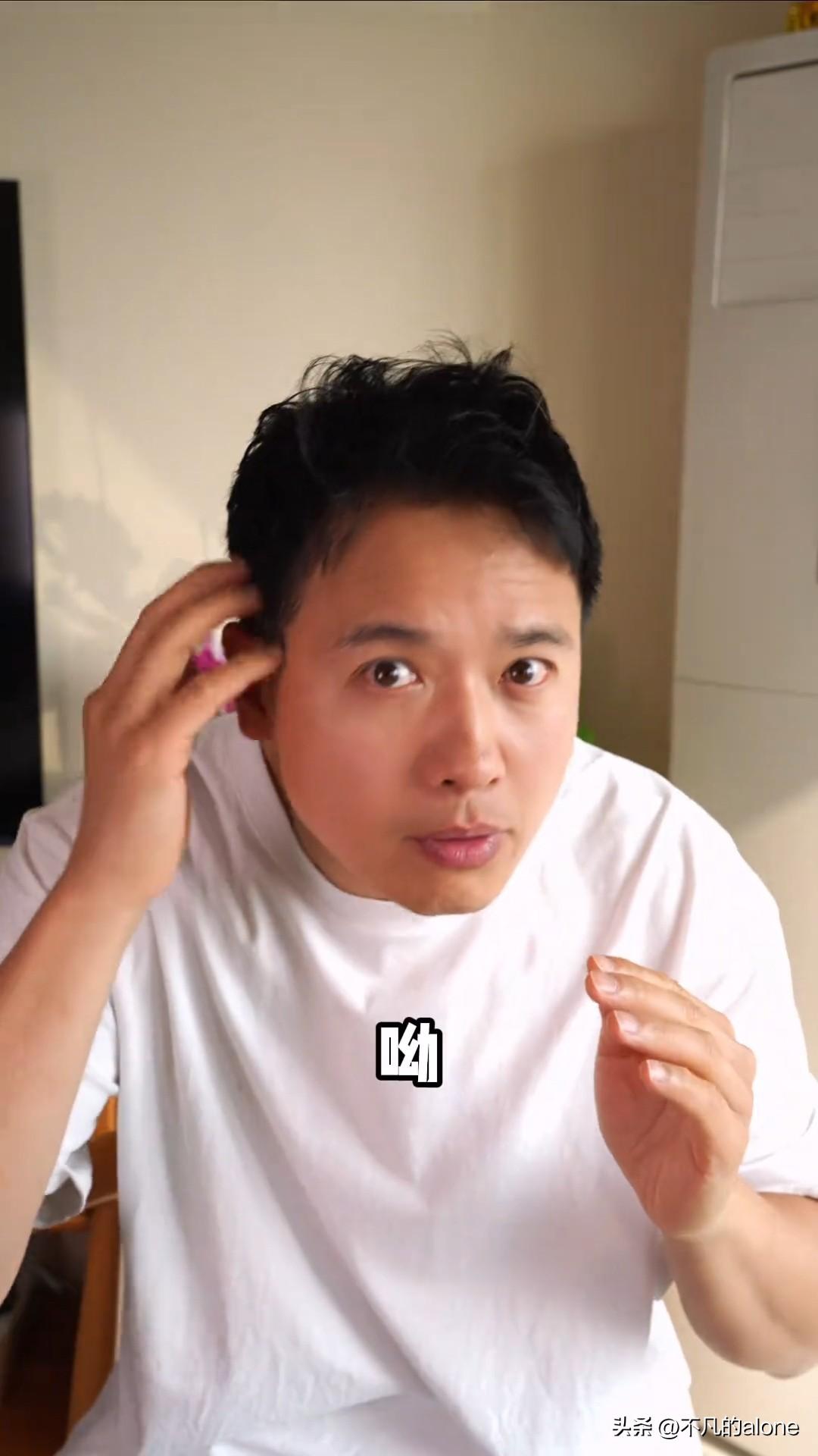 3月20日，高云翔更新生活日常动态，并配文“今天的父爱来的有点防不胜防”。

老