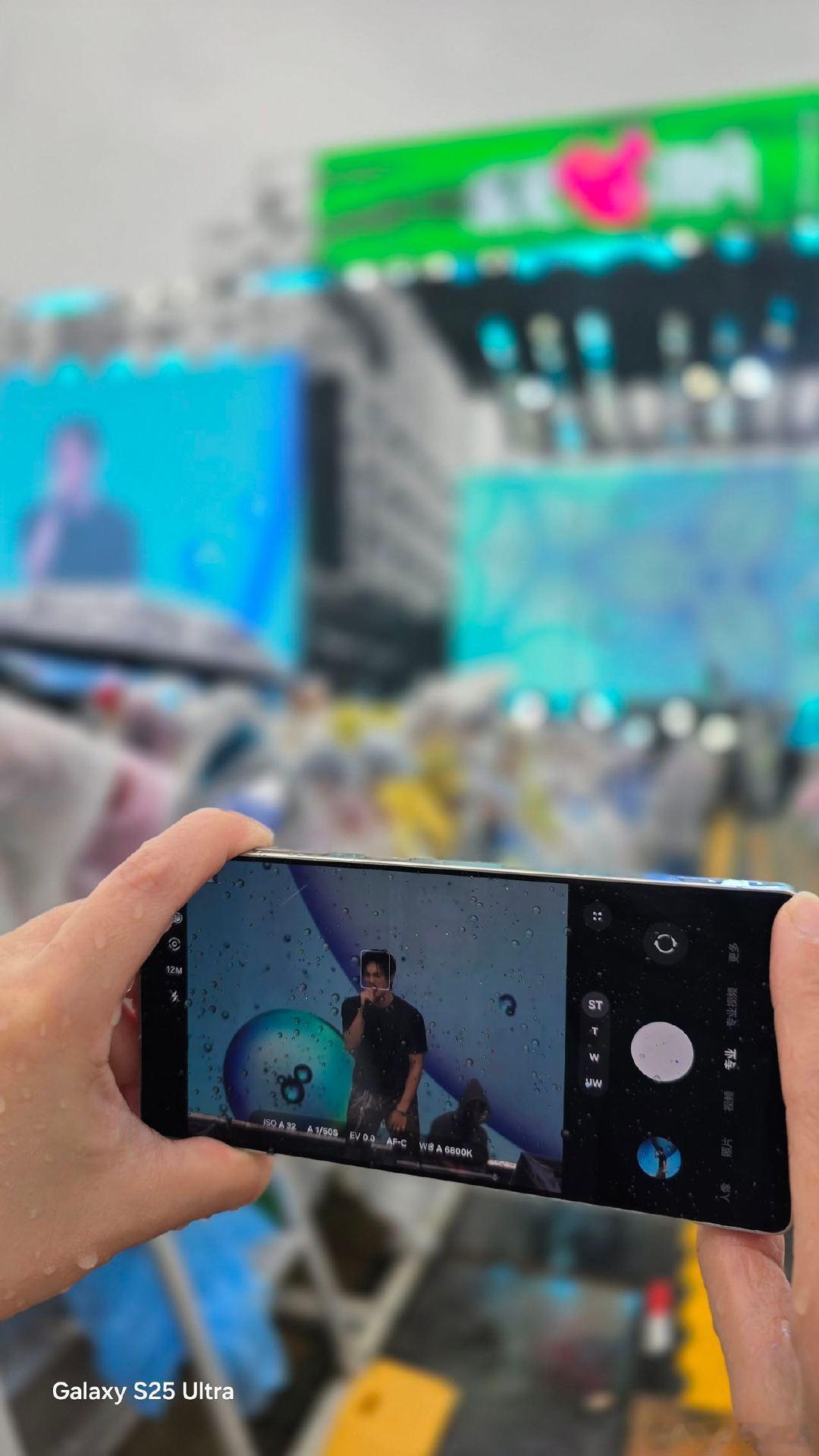 乐见潮向音乐节超好拍 解锁超好拍的音乐节！明媚夏日来乐见潮向音乐嘉年华，实力唱将