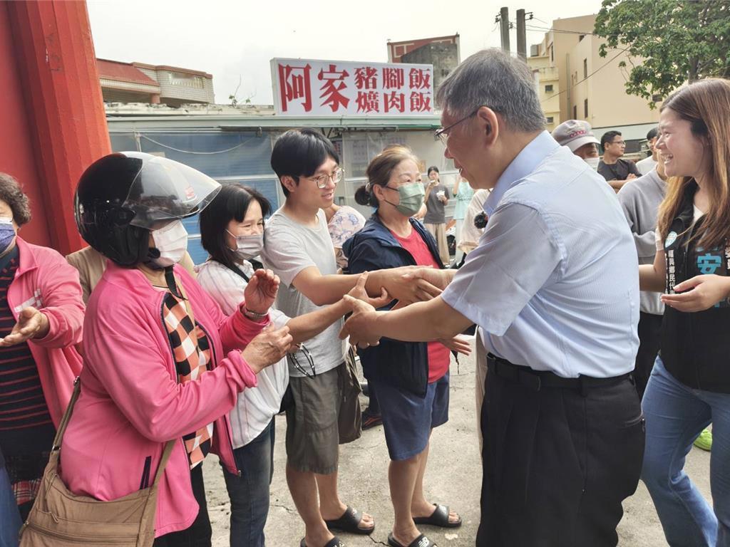 真相来了，柯文哲逢甲夜市遇辣椒水风波，20日脸书回应显态度
17日晚间，民众党前