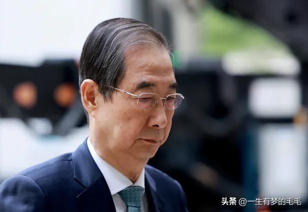 【快讯】11日，韩国首尔高等法院刑事12-1部（审判长李胜哲）决定前国务总理韩德