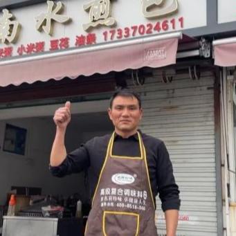 上海这家水煎包店的“全网催更”与复工盛况，折射出的是城市烟火气中极为珍贵的极致工