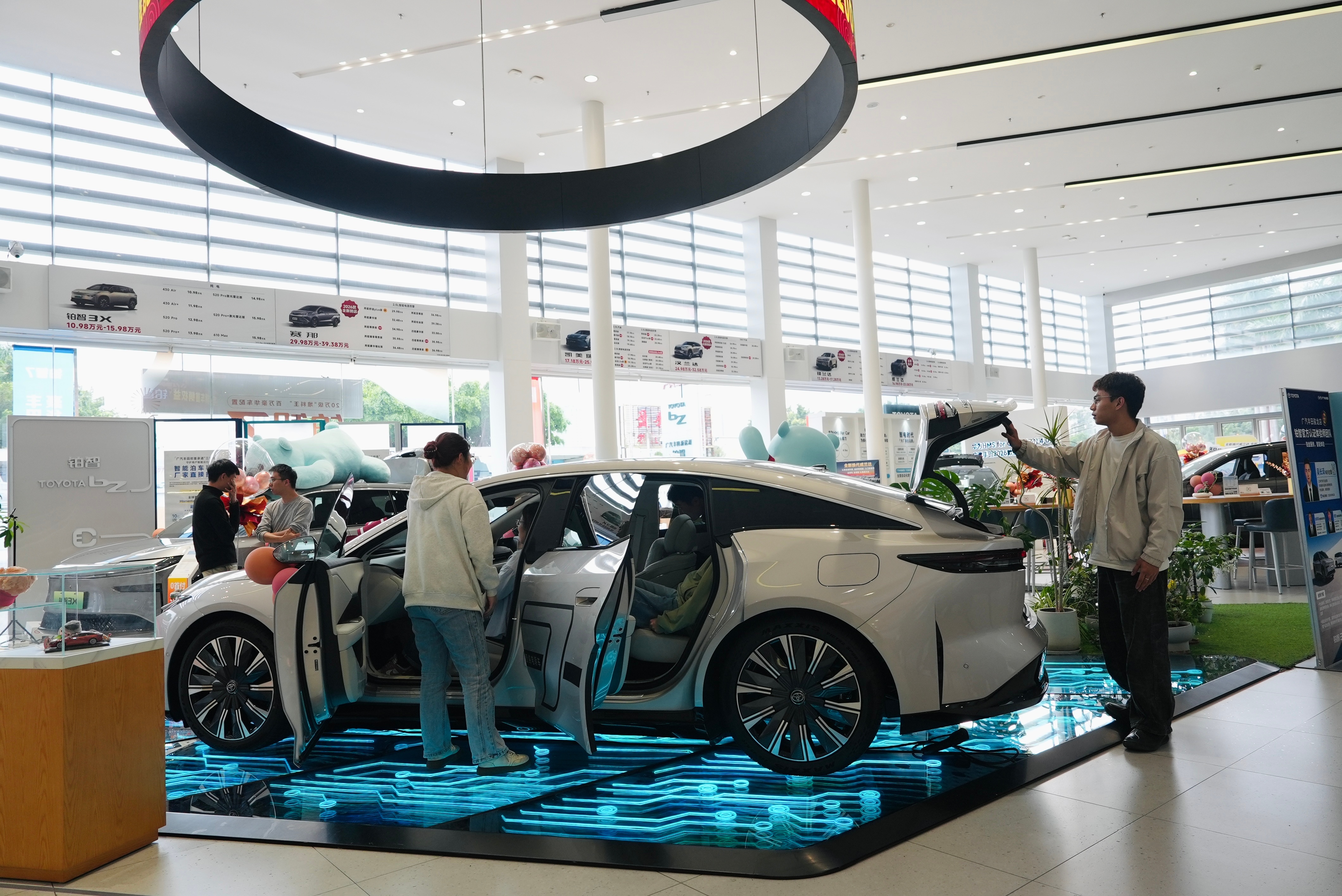 广汽丰田铂智7实车到店了！3月5日开启预售，现在实车已经能去店里看了。15.68