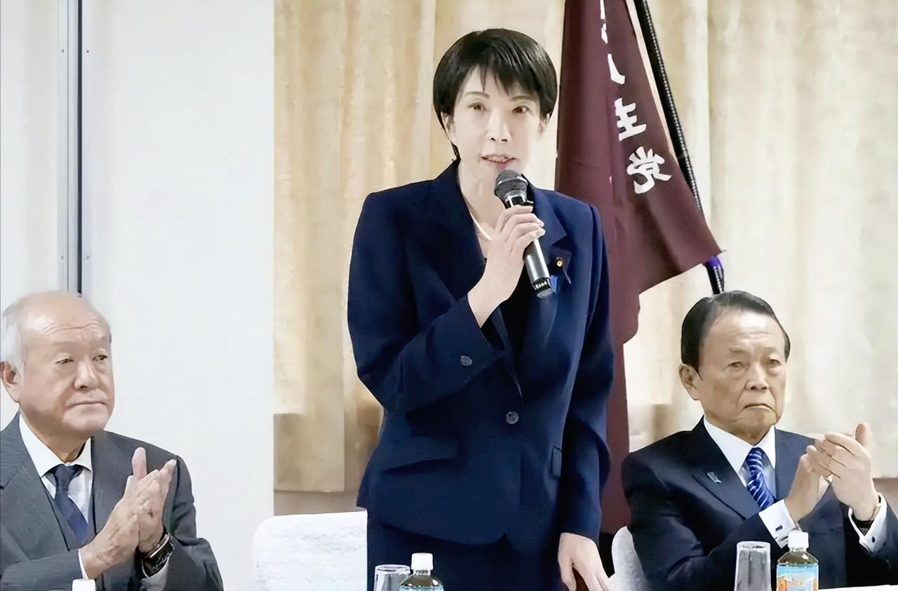 日本政坛这波操作魔幻到离谱，1月23号众议院说解散就解散，更炸裂的是掌权的自民党