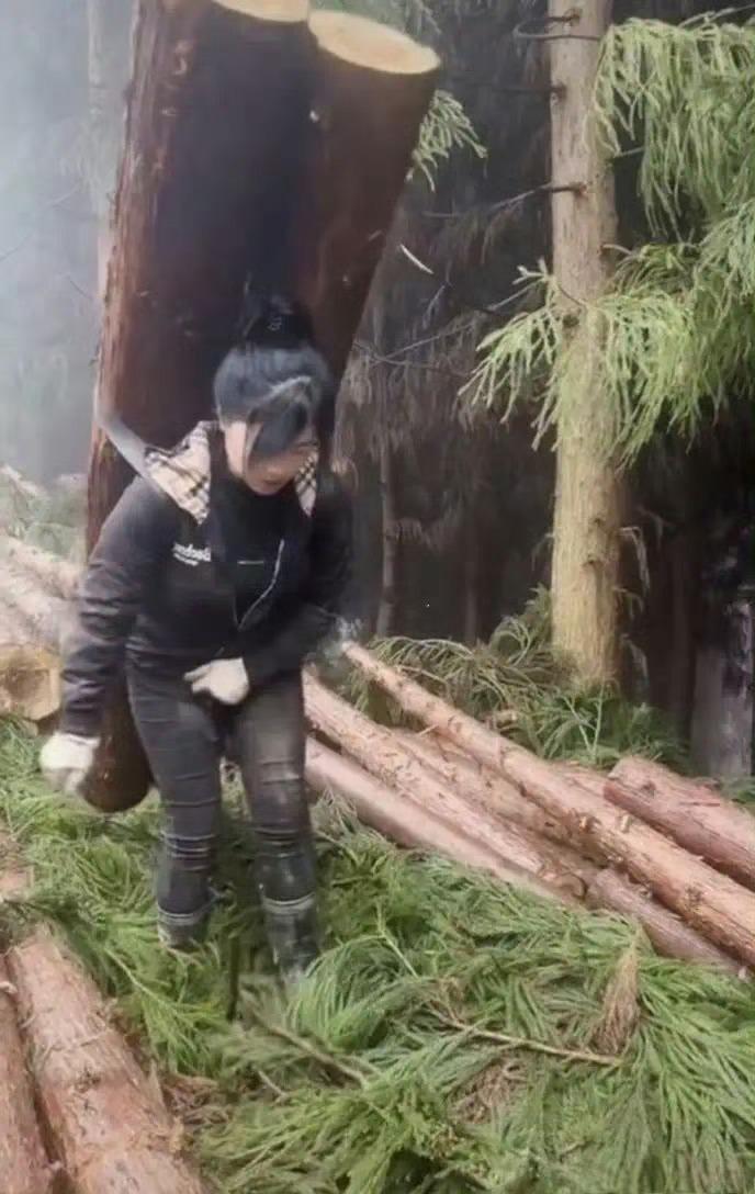 这种直播没曝光之前，到底是谁在看？[笑cry] 