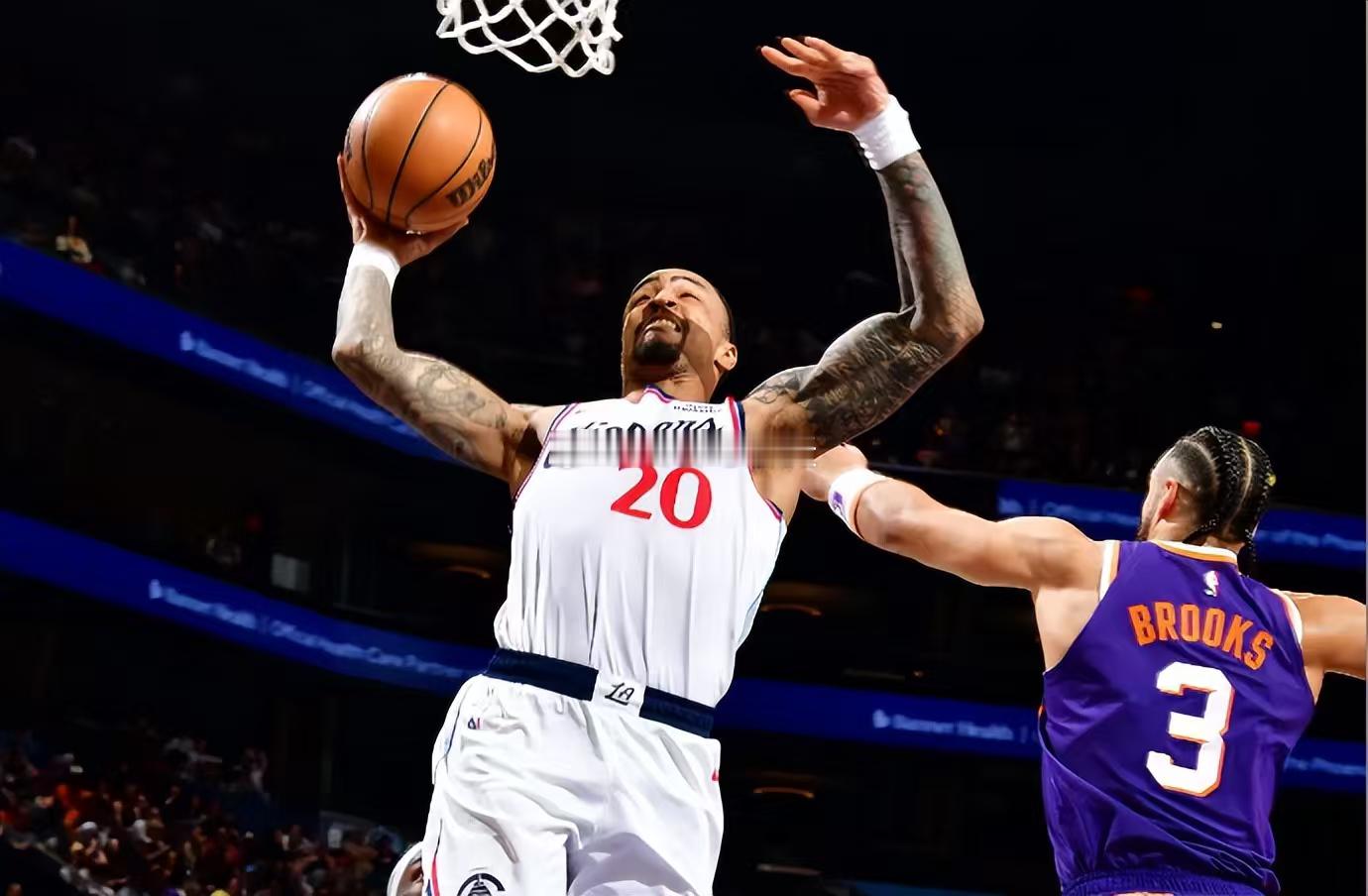 科林斯本赛季至今的投篮命中率达到了55.7%，是最近6年以来的最高值，三分命中率