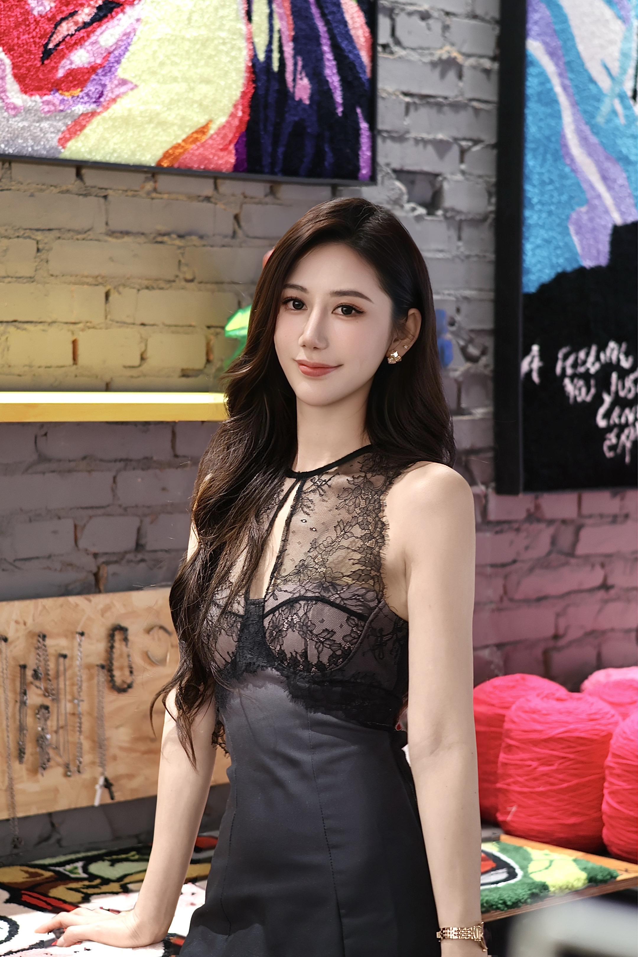 “好漂亮的咖啡店～”