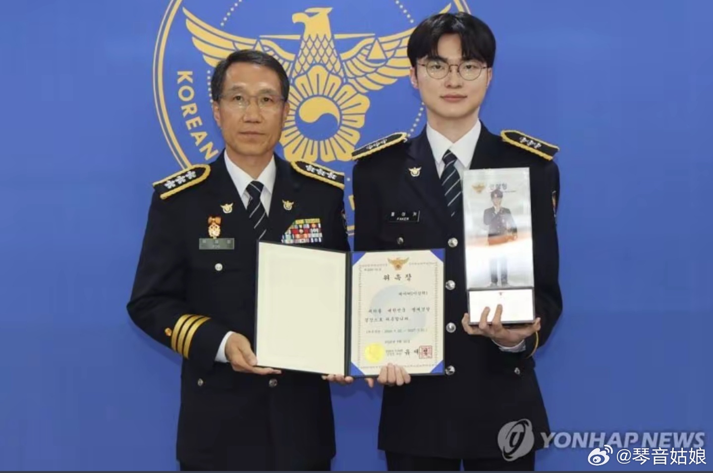 Faker从警Faker获得警长警衔Faker被任命为名誉警察兼网络赌博宣传大使