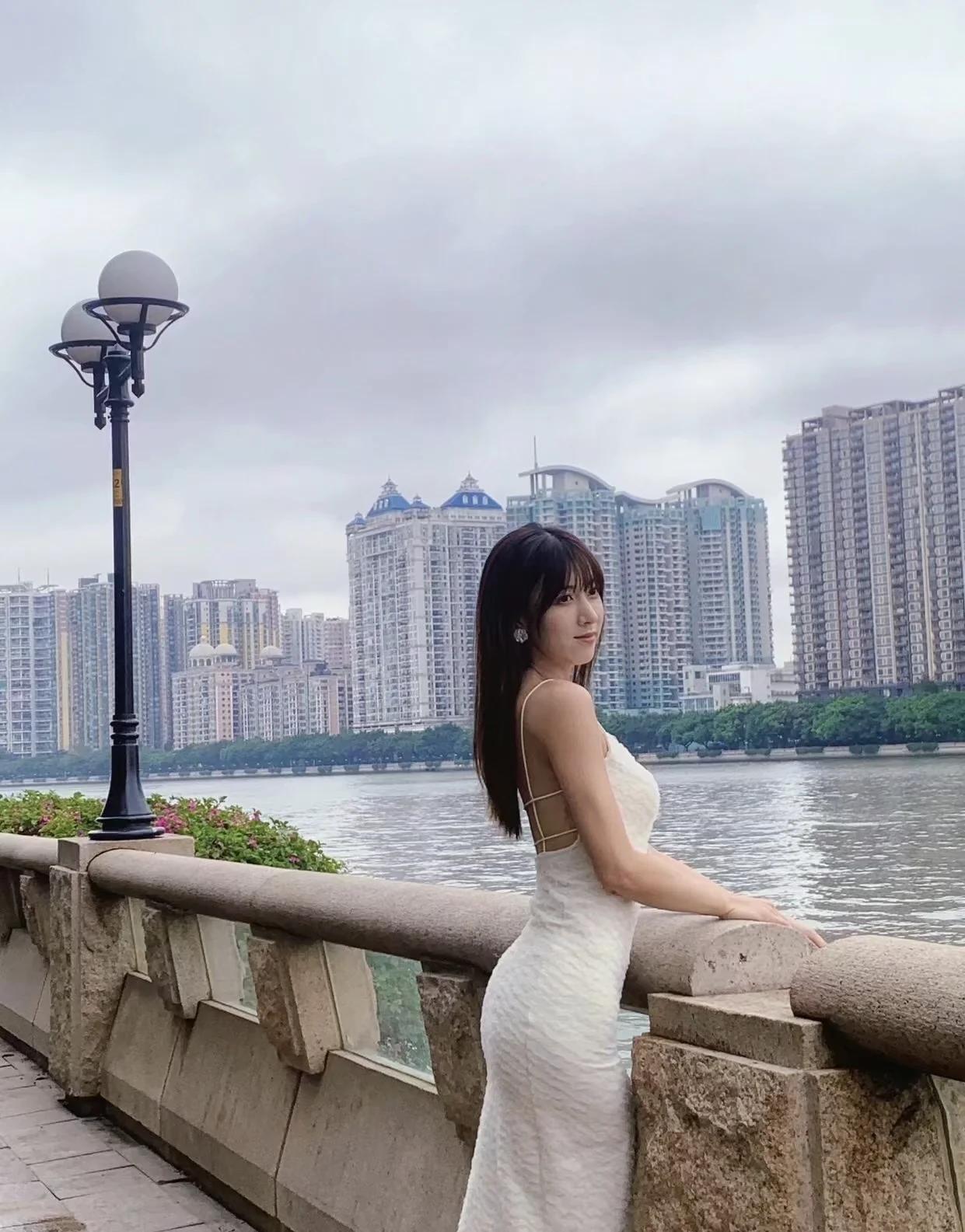 人生有两样东西是最好的灵丹妙药，一是开心的笑容，二是睡个好觉。