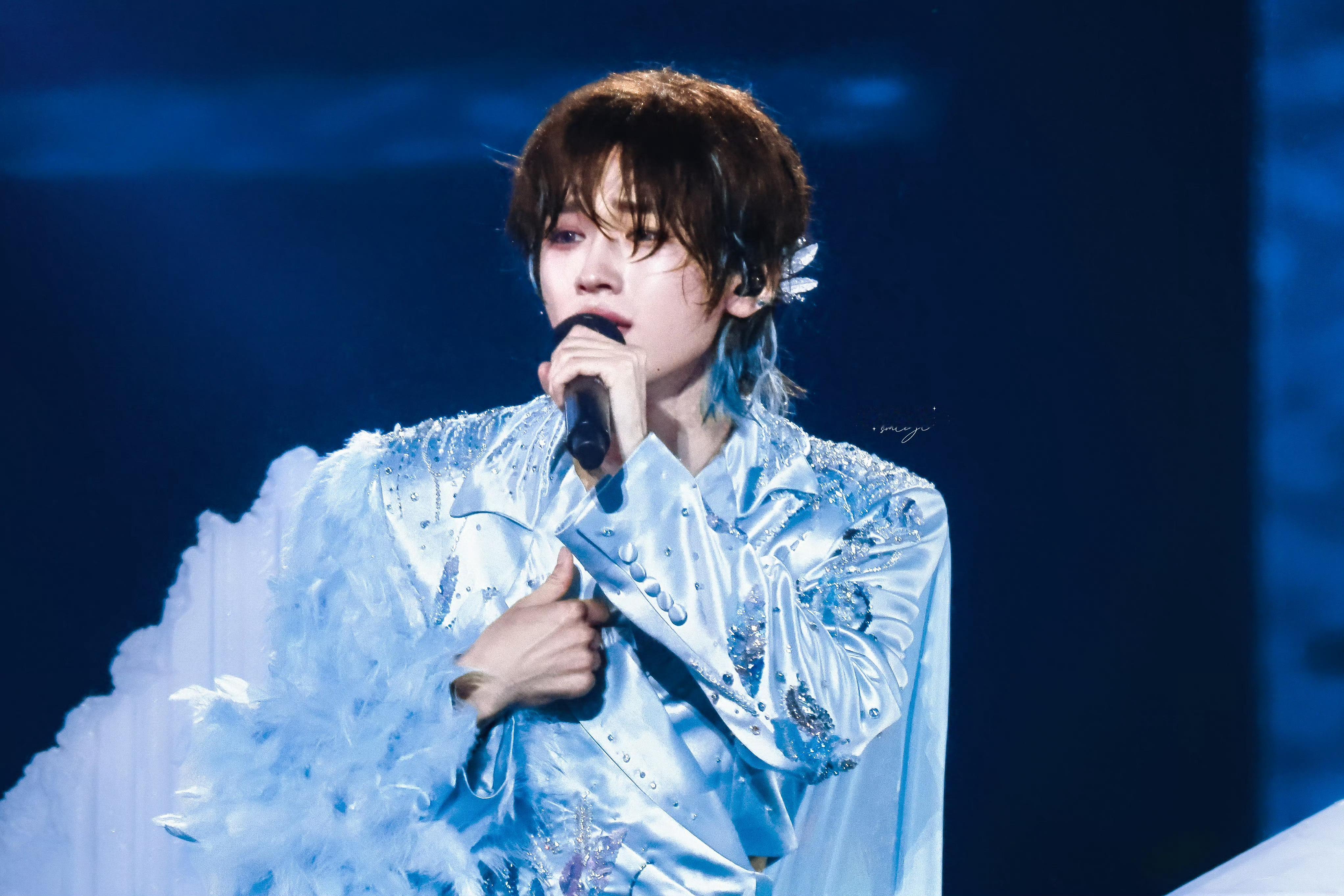 孤雏-宋亚轩 孤雏我的点评：宋亚轩歌曲孤雏巅峰潮流榜超会评宋亚轩停留在我心窝 你
