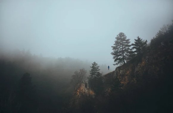带妈妈去看病，在医院里，各种疼痛被分门别类，心脑、肝胆、消化、内科外科五官科……