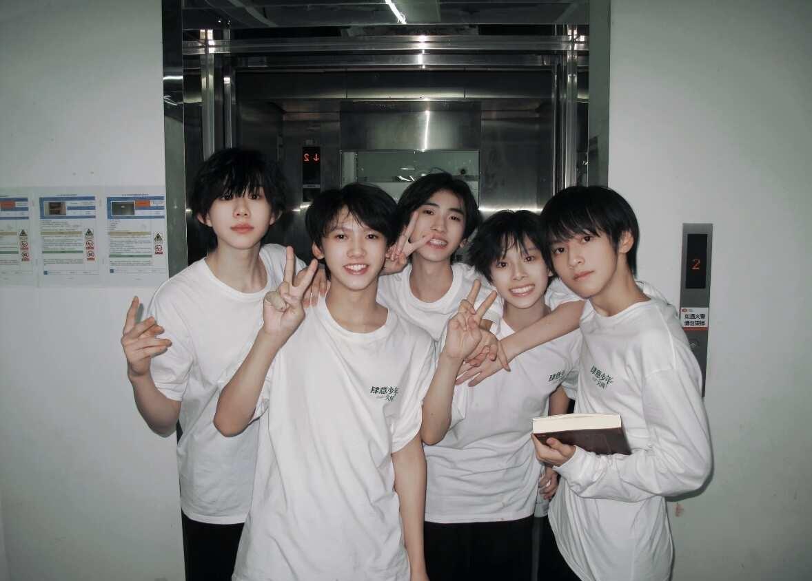 相册里的好东西😁
TF家族四代群像