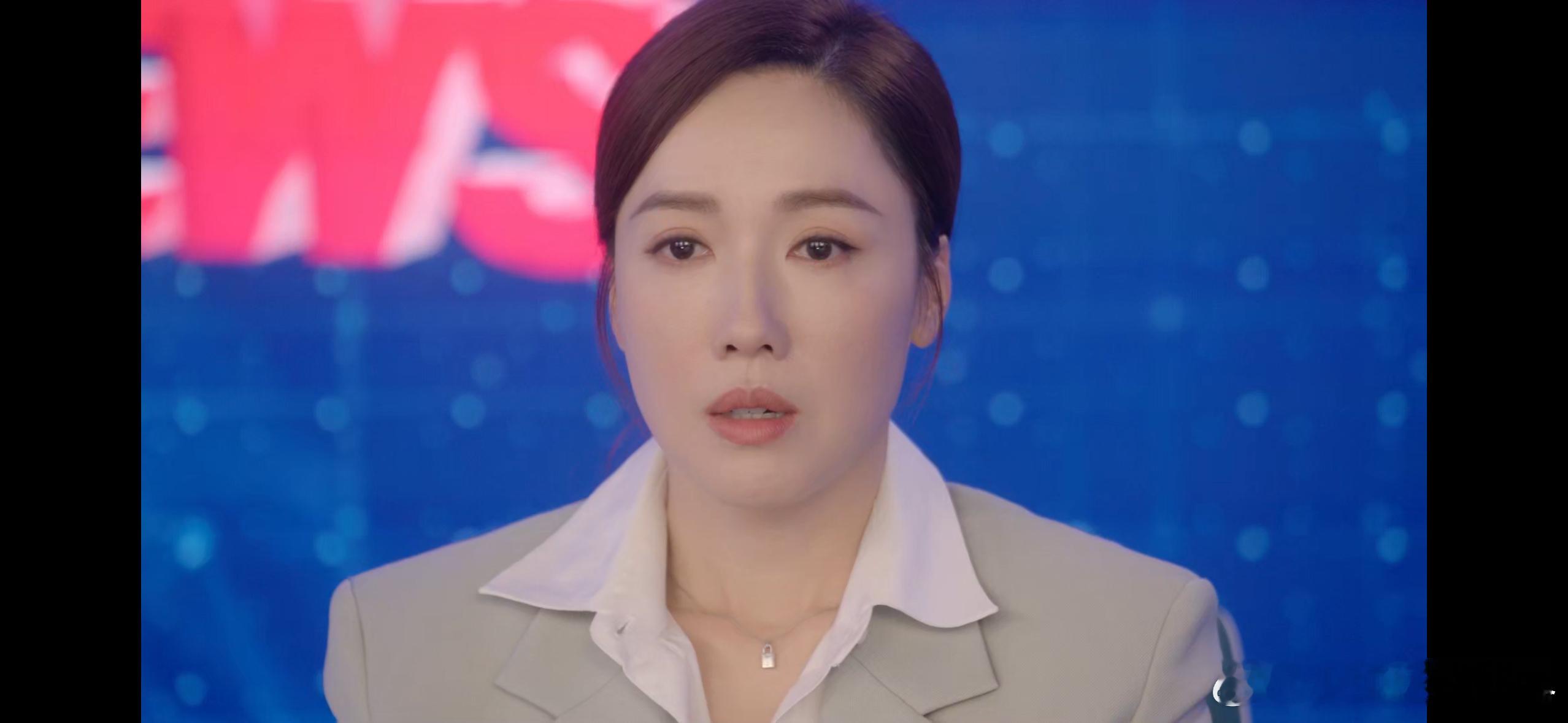 新闻女王2李施嬅饰演的张家妍新闻女王2李施嬅饰演的张家妍，外表冷酷但内心柔软，她