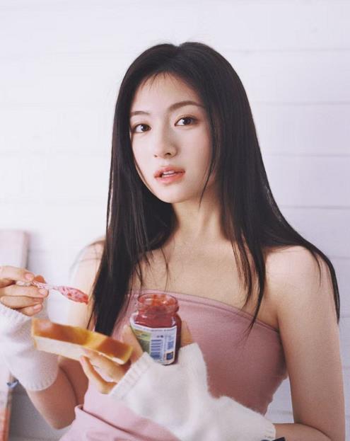 曝李兰迪被店员吐槽要折扣 有网友爆料，李兰迪在购买帽子时，向店员要折扣购买，被该