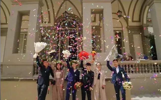 95后青年放弃高薪职位，竟然回家帮父亲卖积压鞋，周围人都不看好的情况下，他却带着