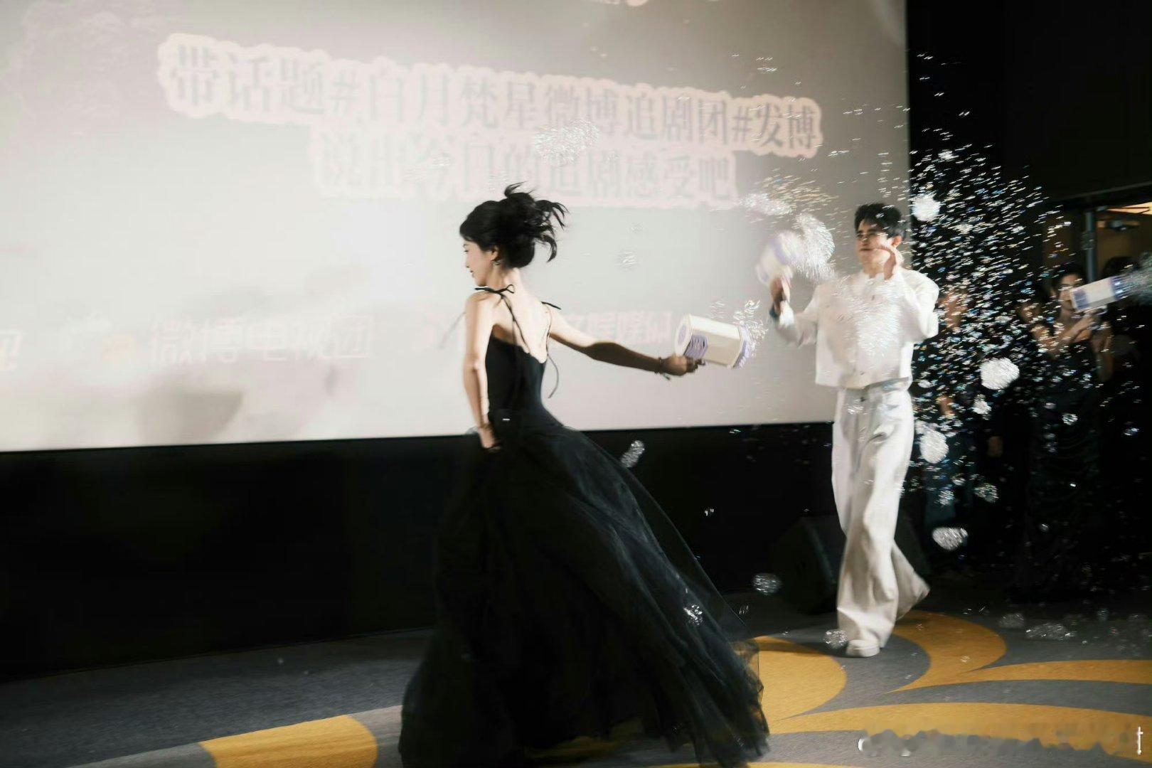 白鹿敖瑞鹏星月情侣对戒 瑞思白[亲亲][亲亲]剧播期间多配配怎么了就是要大大方方